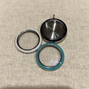 Origami Owl Large Silver Solid Twist Living Locket Base and 3 Faces